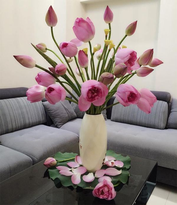 Cách chọn bình hoa đẹp để phòng khách - Shop hoa tươi Mrhoa